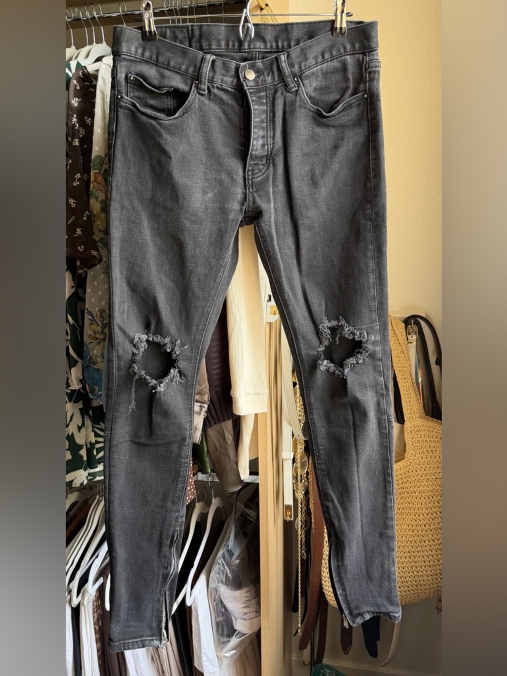 MNML Distressed Skinny Jeans